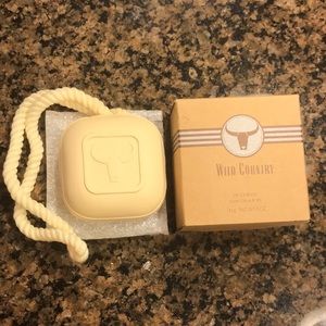 AVON’S WILD COUNTRY SOAP-ON-A-ROAP...NWT & NIB